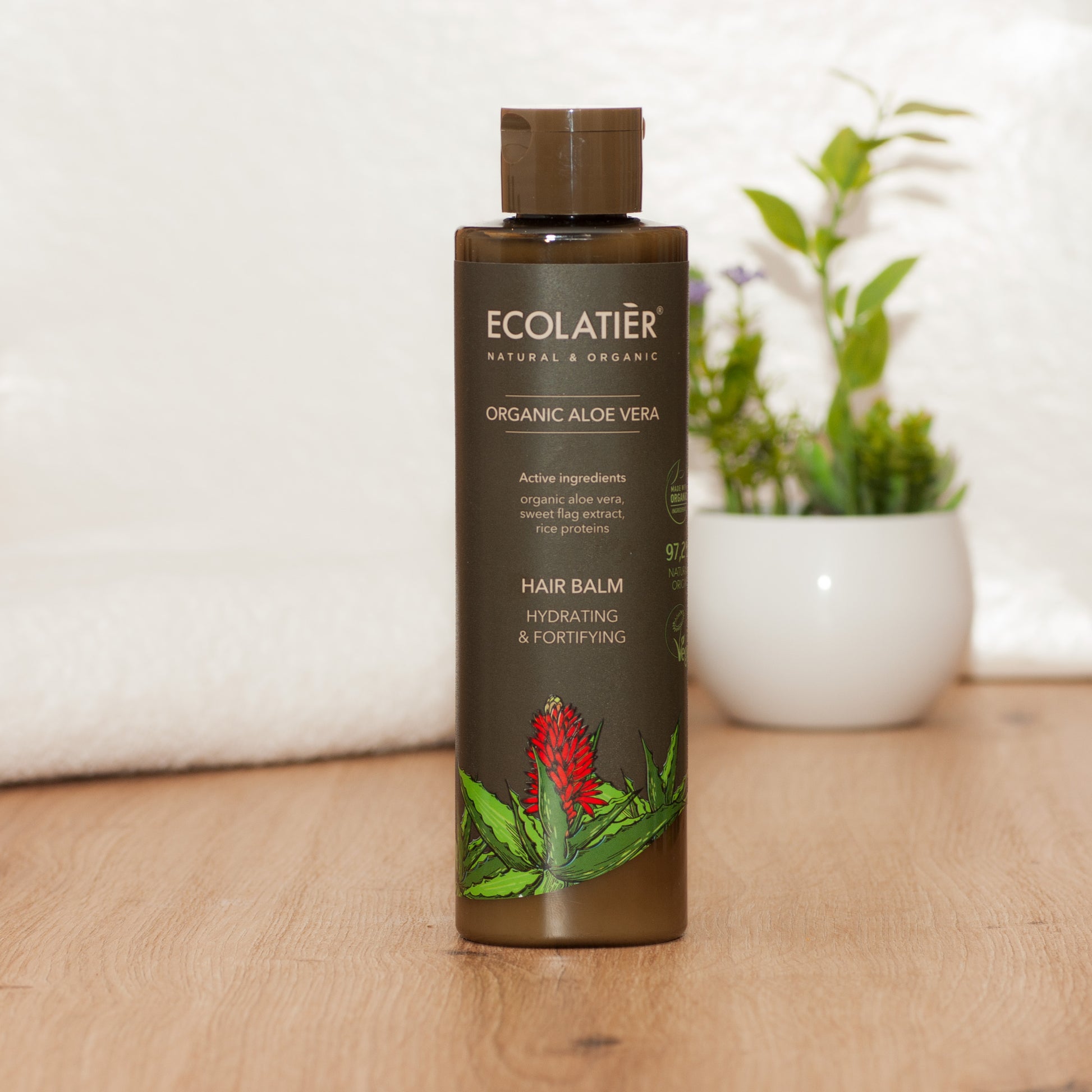 Básamo hidratante y fortificante aloe vera Ecolatier